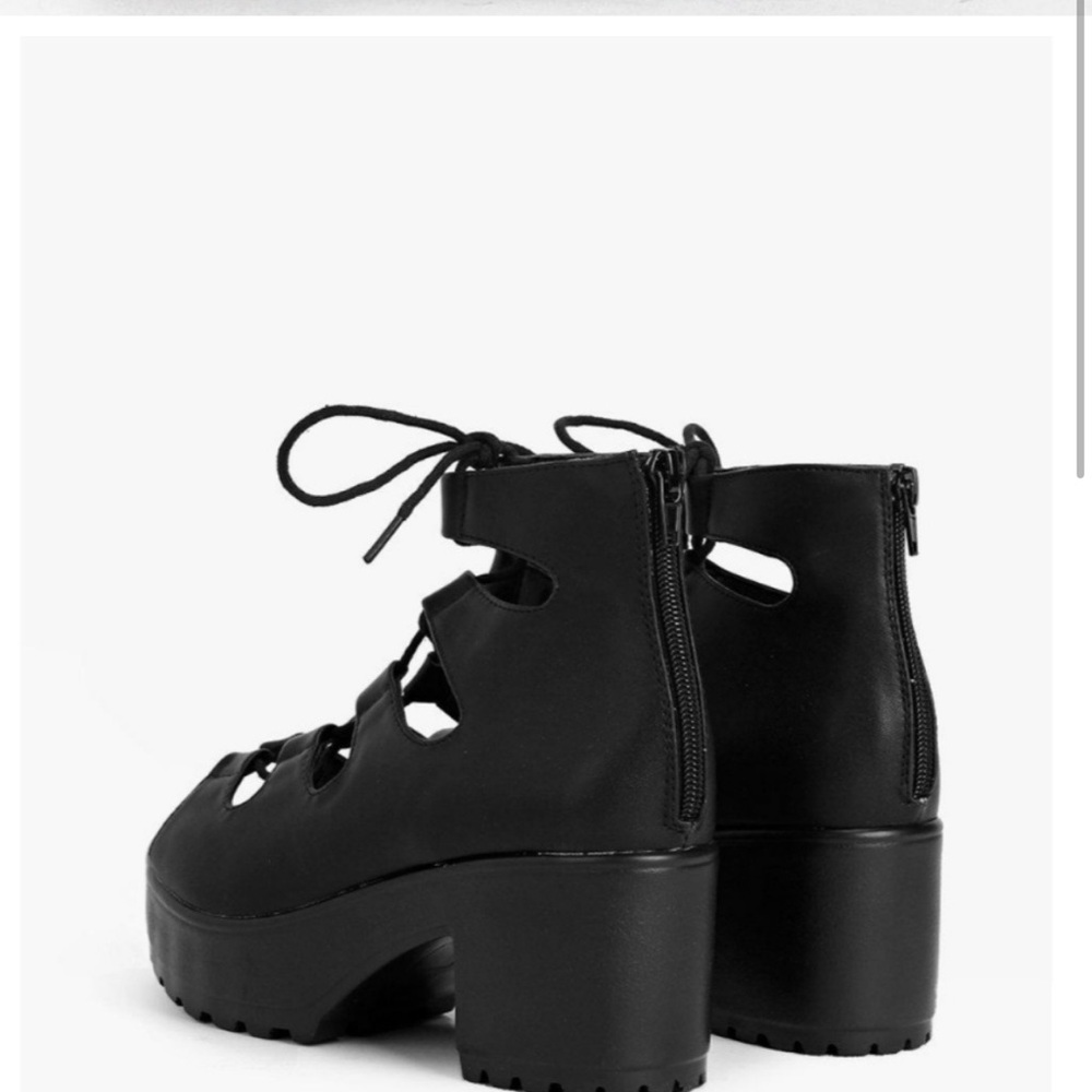 Boohoo Platform Sandals - Picture 2 of 4
